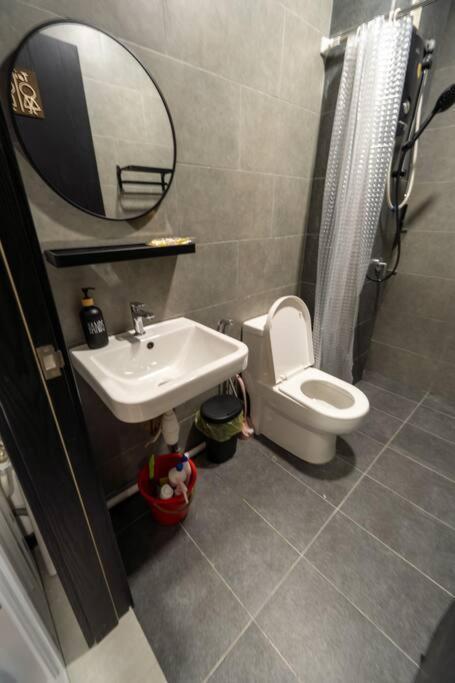 Neu By Cozy Unit L30ra 2-3pax Near Klcc & Jelatek Lrt